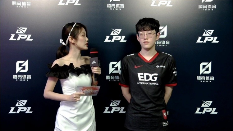 杂的国际事 杂的国际事