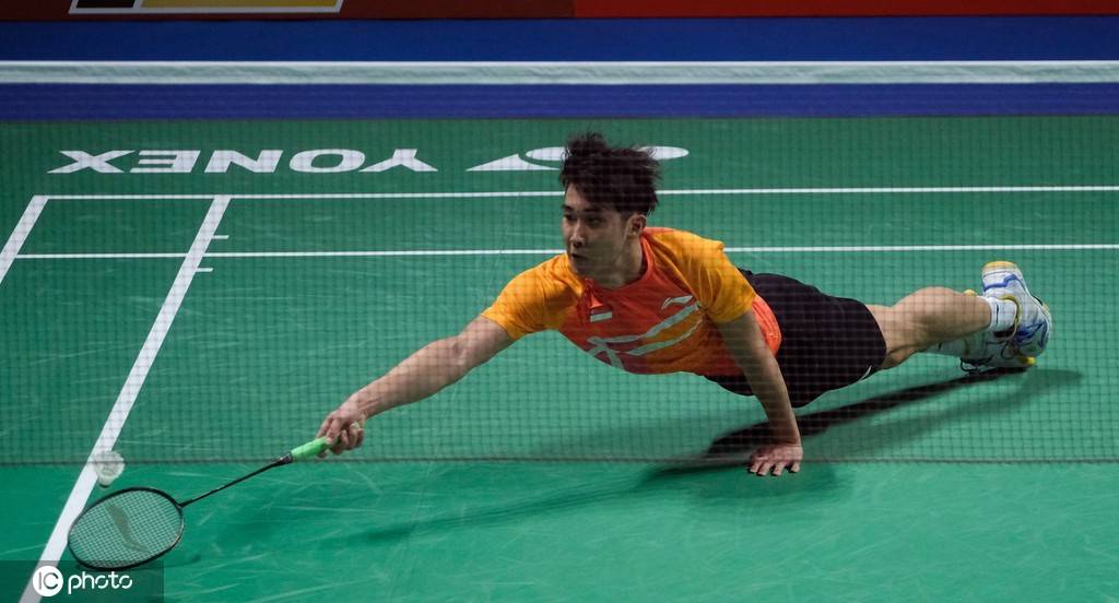 现得手忙脚 现得手忙脚